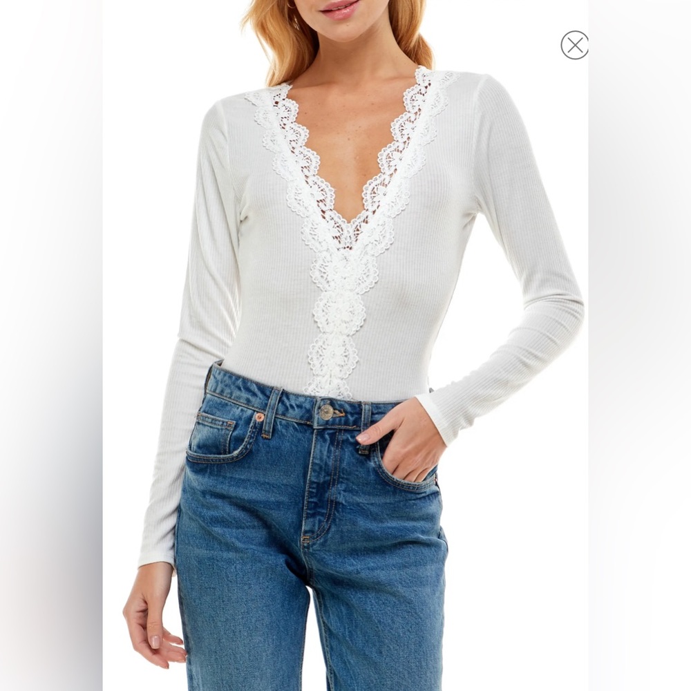Row A White Lace Trim Long Sleeve Bodysuit Size Small NWT